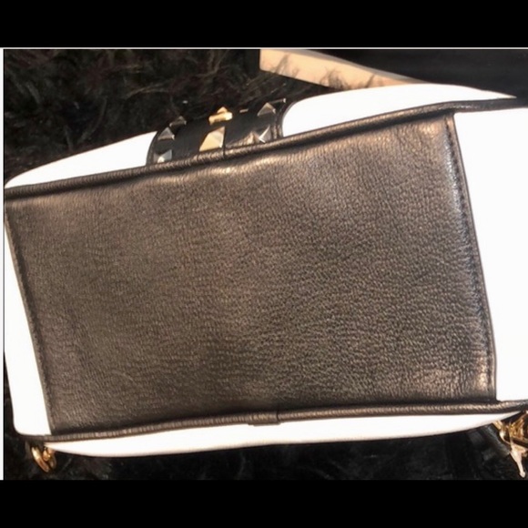 Juicy Couture BLACK LABEL. - Picture 8 of 9